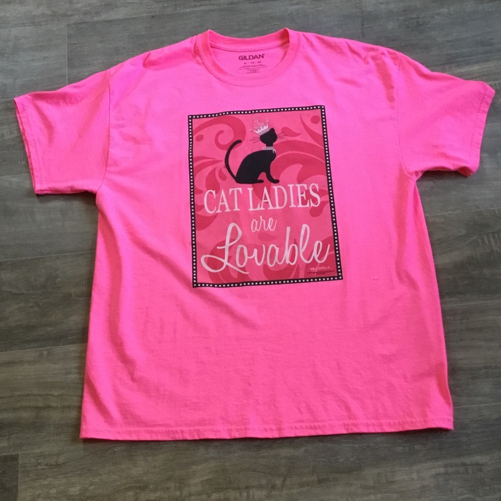 Gildan Pink Cat Graphic T-Shirt. Size XL